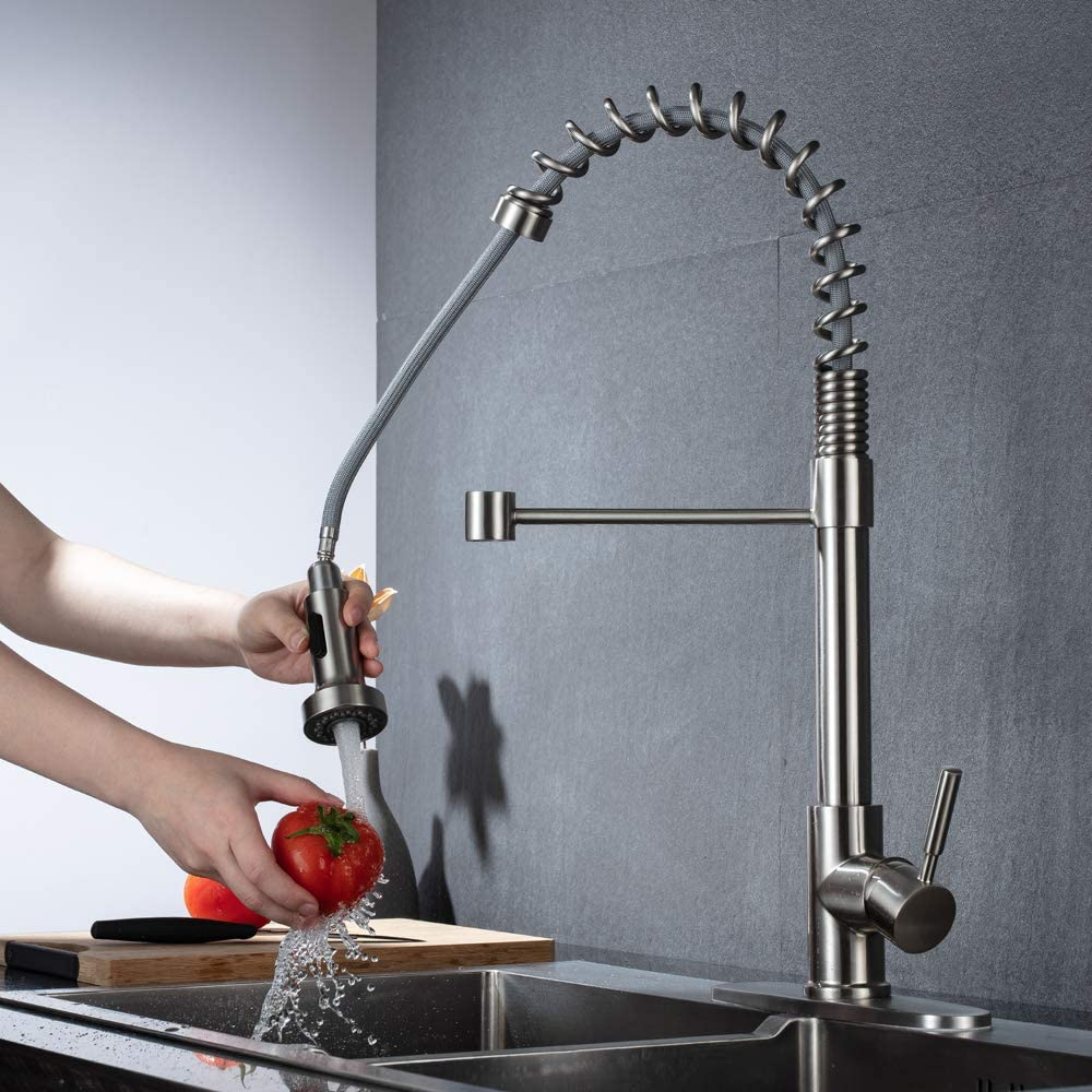 Grifo de cocina abatible de níquel cepillado con cuerpo de latón y resorte de tracción